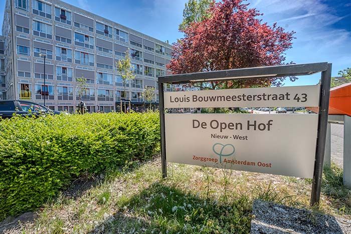 De Open Hof vanaf de straat